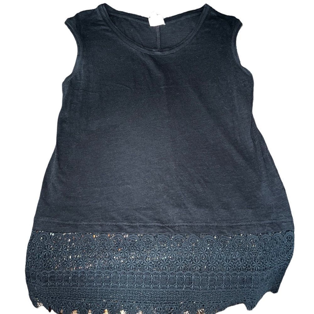 Merona sleeveless black tank with lace hem detail women’s size medium